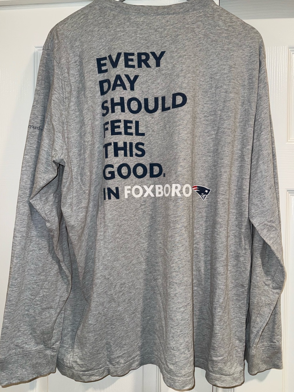 Vineyard Vines 100% Cotton New England Patriots Football Pocket Long Sleeve Tee